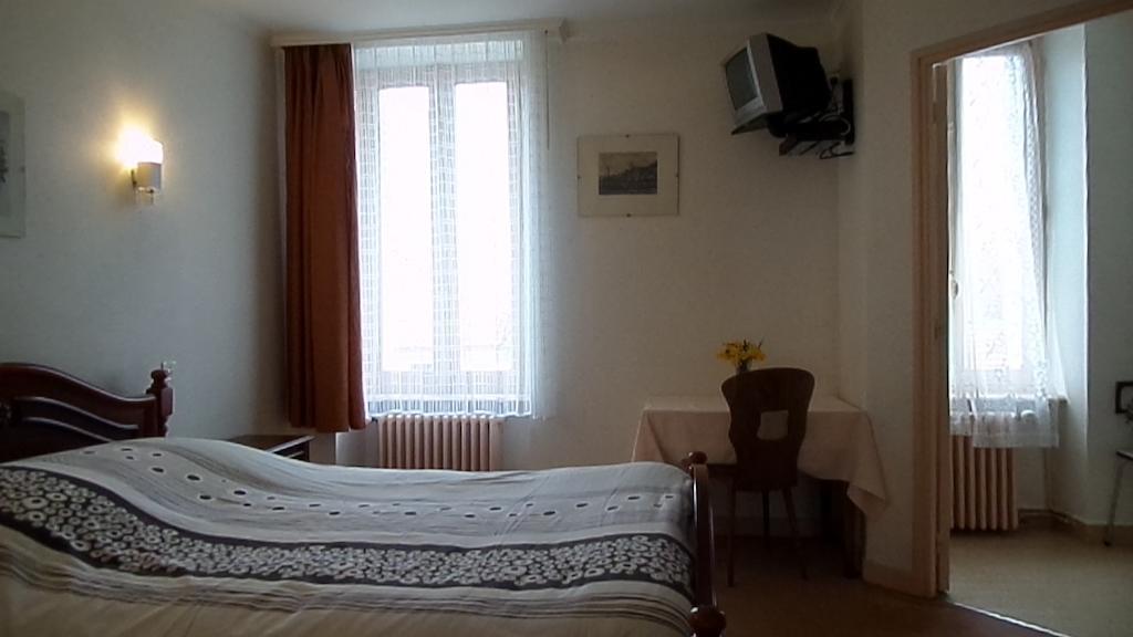 Hotel La Vie En Rose Le Brugeron 객실 사진