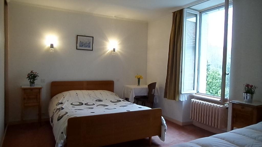 Hotel La Vie En Rose Le Brugeron 객실 사진